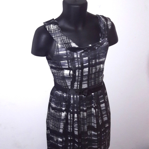 INTRIGUE Black & White Dress, 6 - Picture 5 of 8